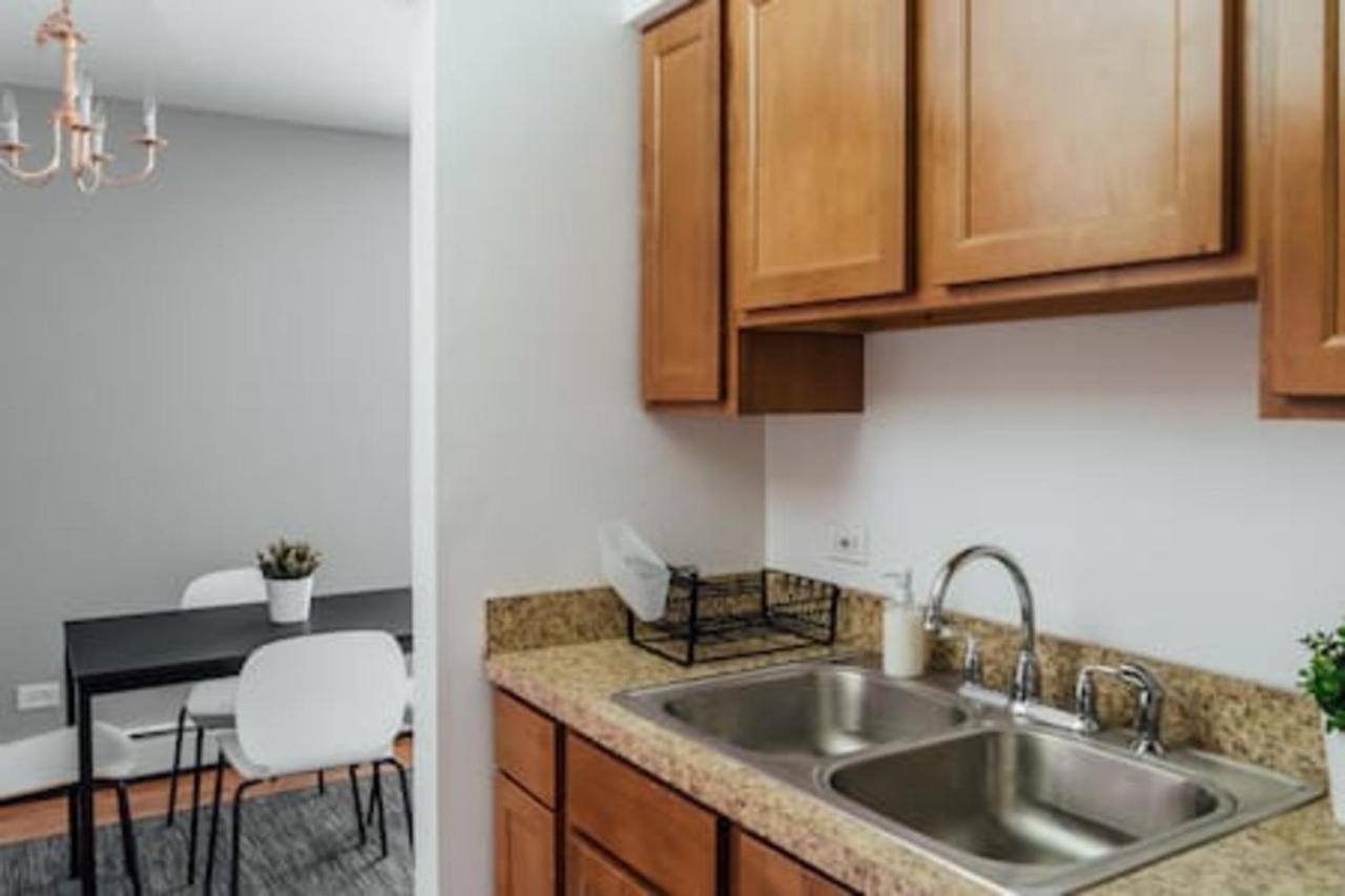 1Br Stylish Apartment, Perfect For Getaway - Oakdale 201 シカゴ エクステリア 写真